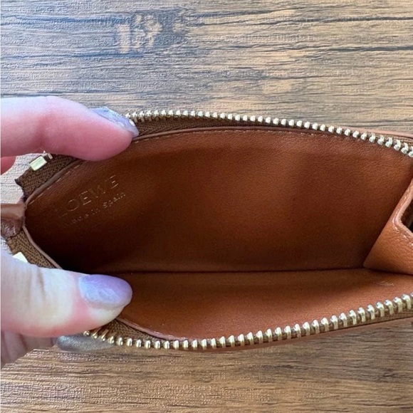Loewe Tan Leather Zip Card Holder - Picture 6 of 9